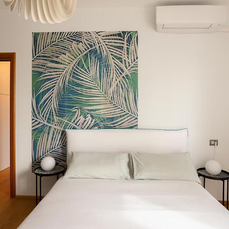 Suite 51 Appartamento Con Terrazzo A 50 Mt Dal Lago - Private Parking (Adults Only) Arona Buitenkant foto