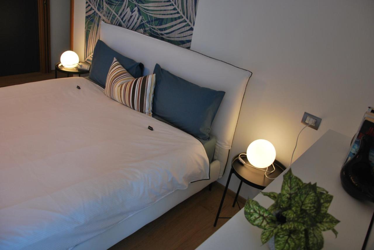 Suite 51 Appartamento Con Terrazzo A 50 Mt Dal Lago - Private Parking (Adults Only) Arona Buitenkant foto
