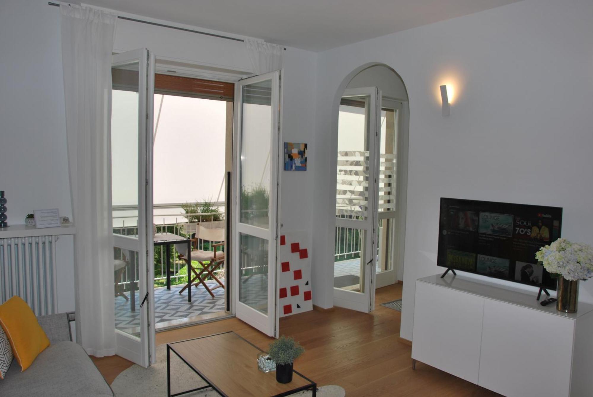 Suite 51 Appartamento Con Terrazzo A 50 Mt Dal Lago - Private Parking (Adults Only) Arona Buitenkant foto