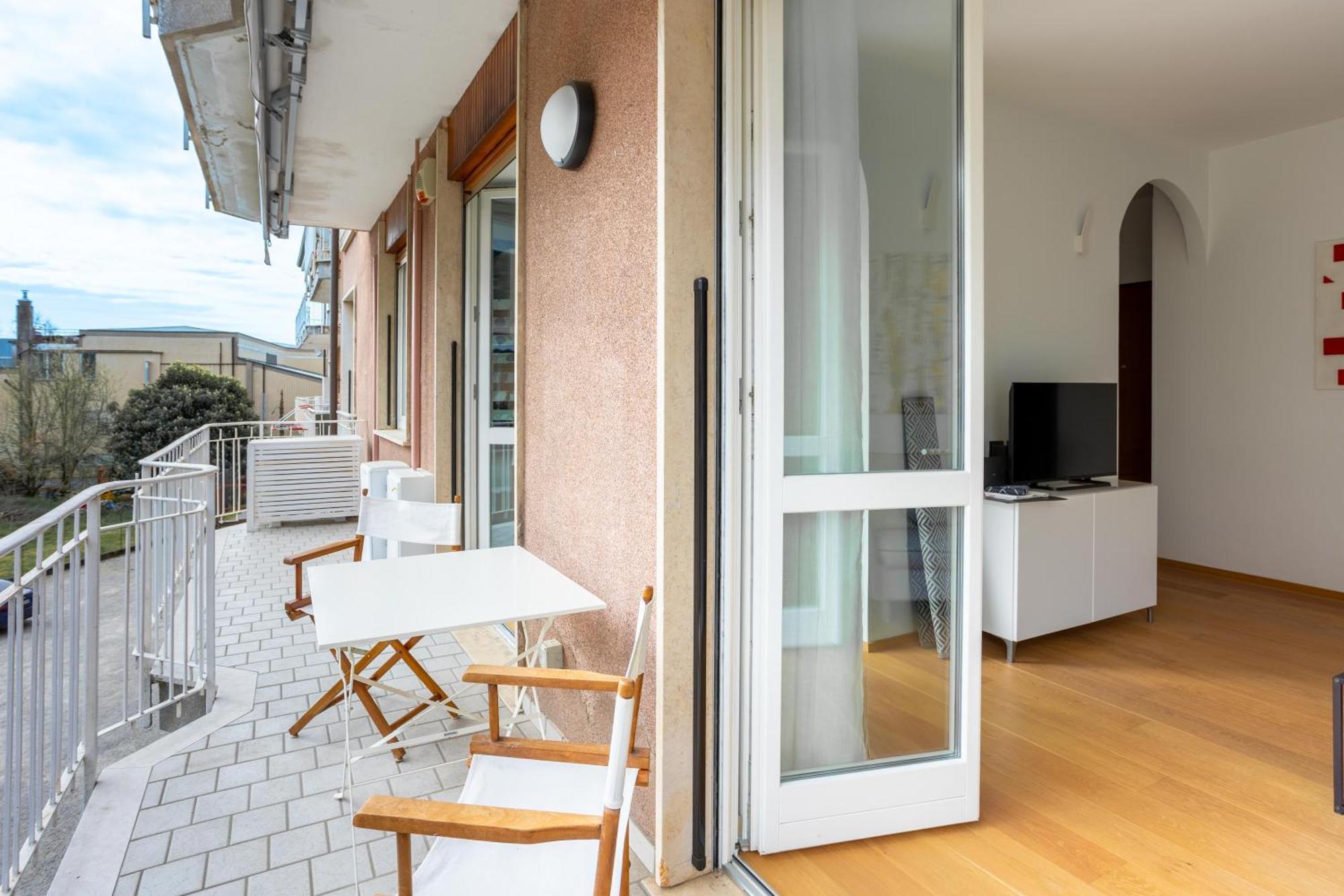Suite 51 Appartamento Con Terrazzo A 50 Mt Dal Lago - Private Parking (Adults Only) Arona Buitenkant foto