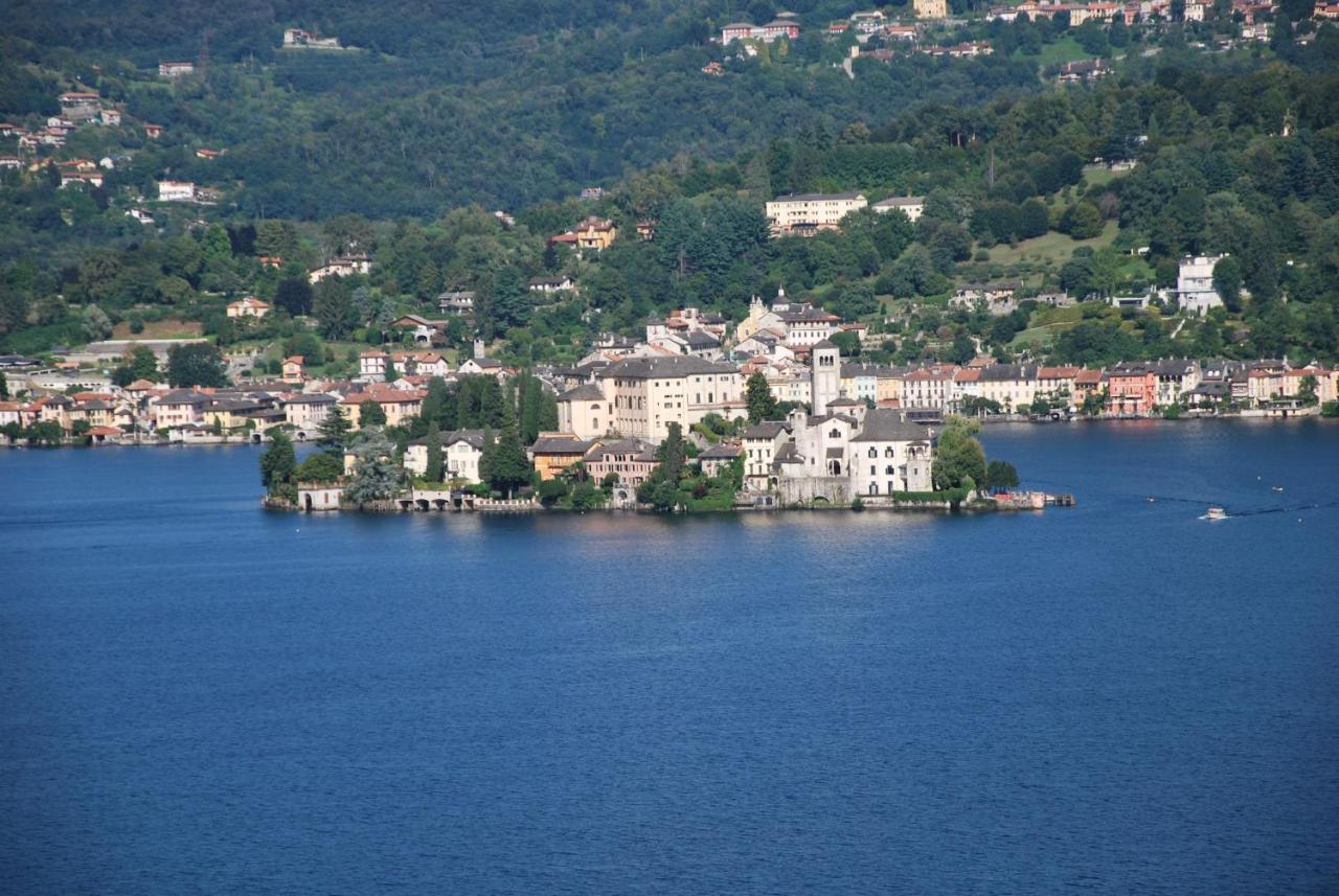 Suite 51 Appartamento Con Terrazzo A 50 Mt Dal Lago - Private Parking (Adults Only) Arona Buitenkant foto