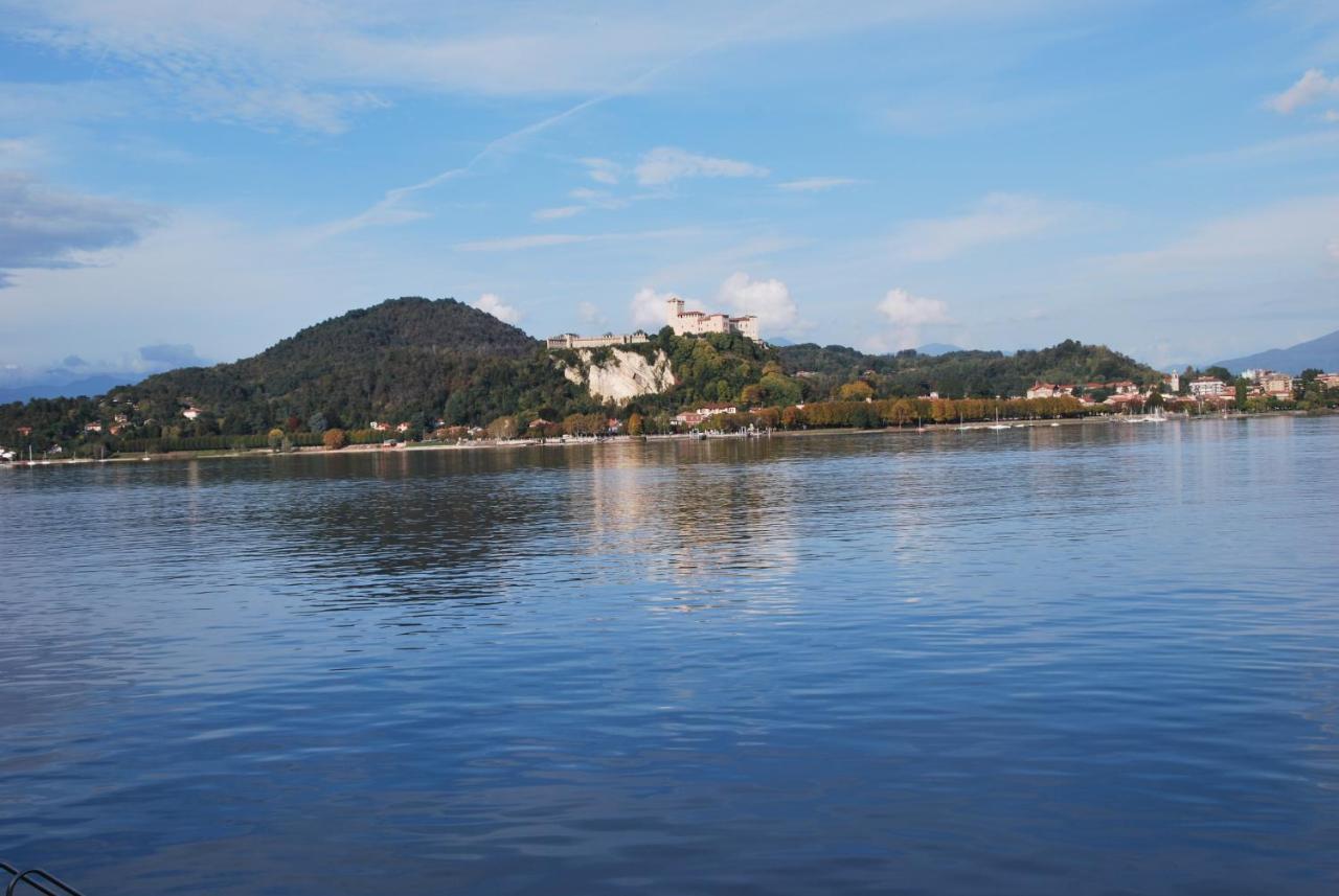Suite 51 Appartamento Con Terrazzo A 50 Mt Dal Lago - Private Parking (Adults Only) Arona Buitenkant foto